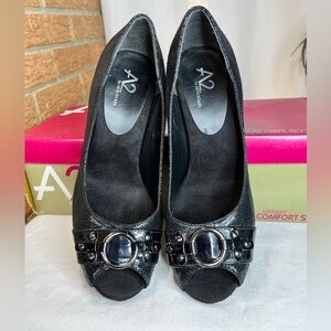 Aerosoles BeneLux black faux lizard peep-toe pumps 7.5